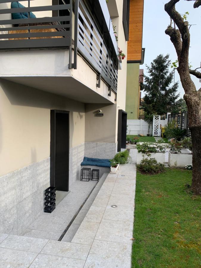 Papero Rosso Rozzano Exterior foto